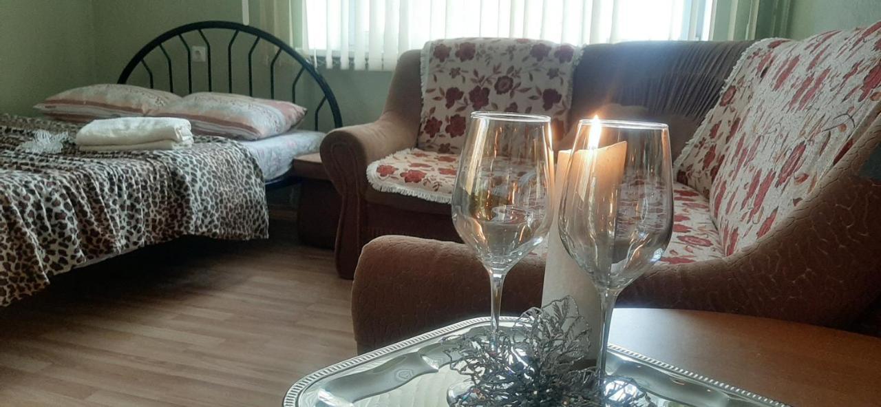 Vienibas 38A Appartement Daugavpils Buitenkant foto